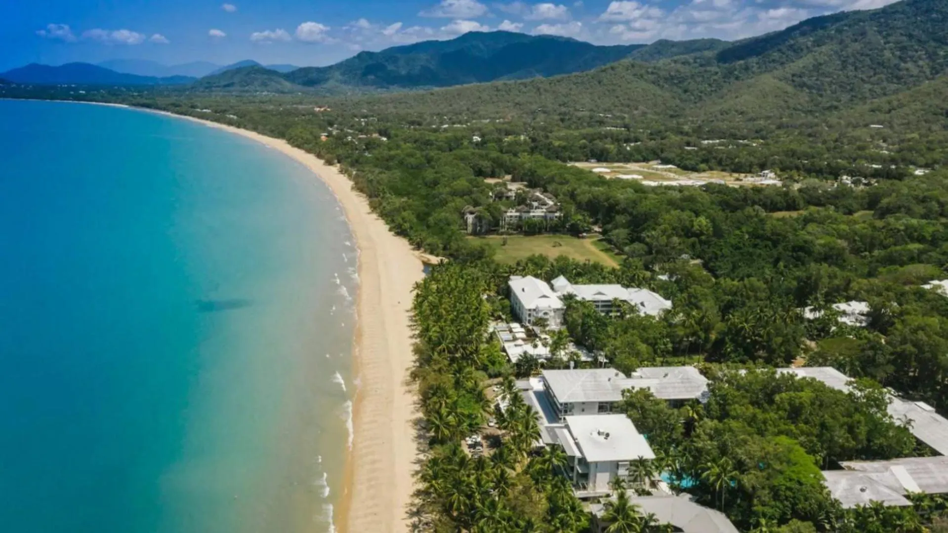 Holiday home Coastal Vibes - Palm Cove Villa