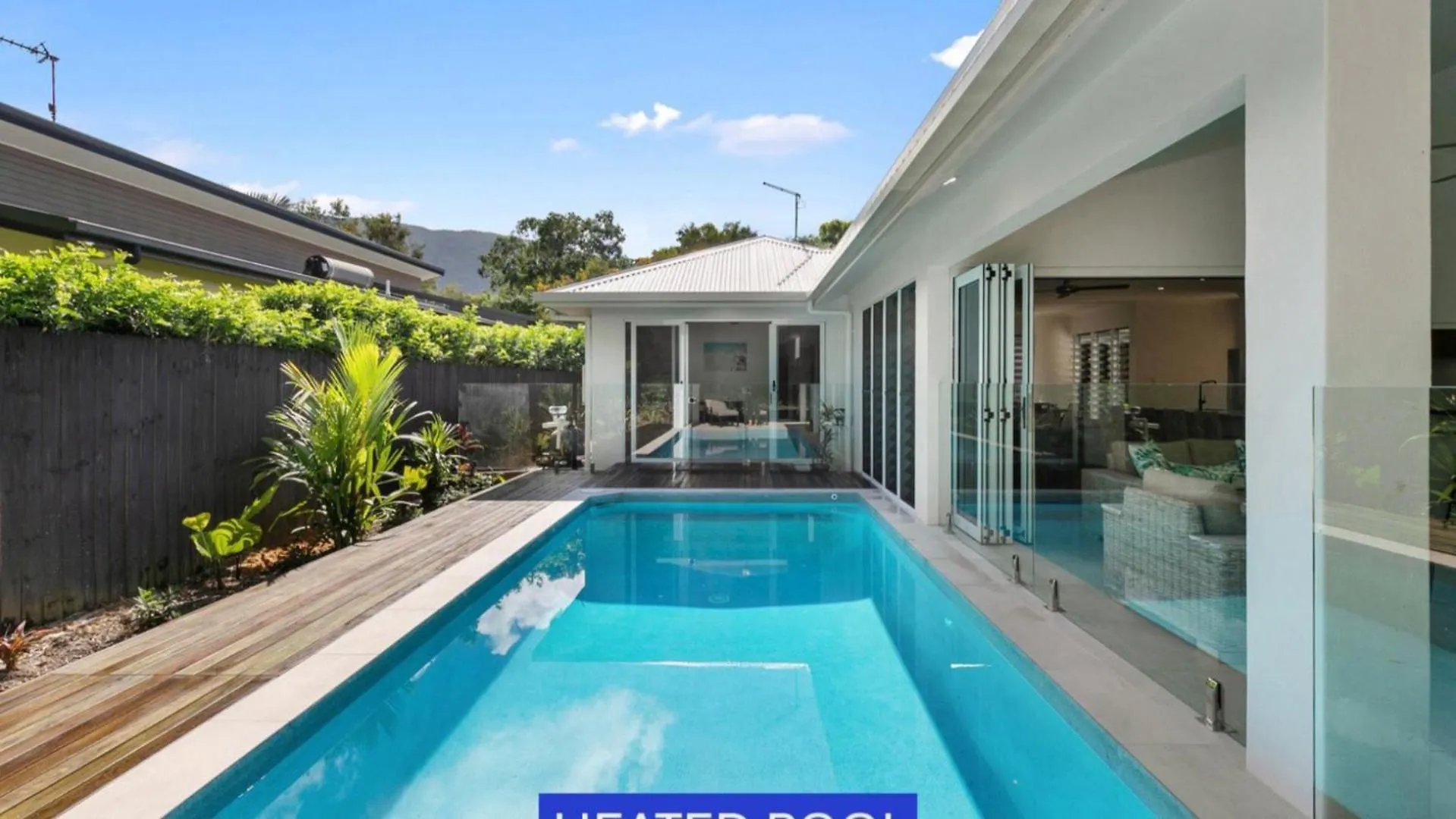 Coastal Vibes - Palm Cove Villa